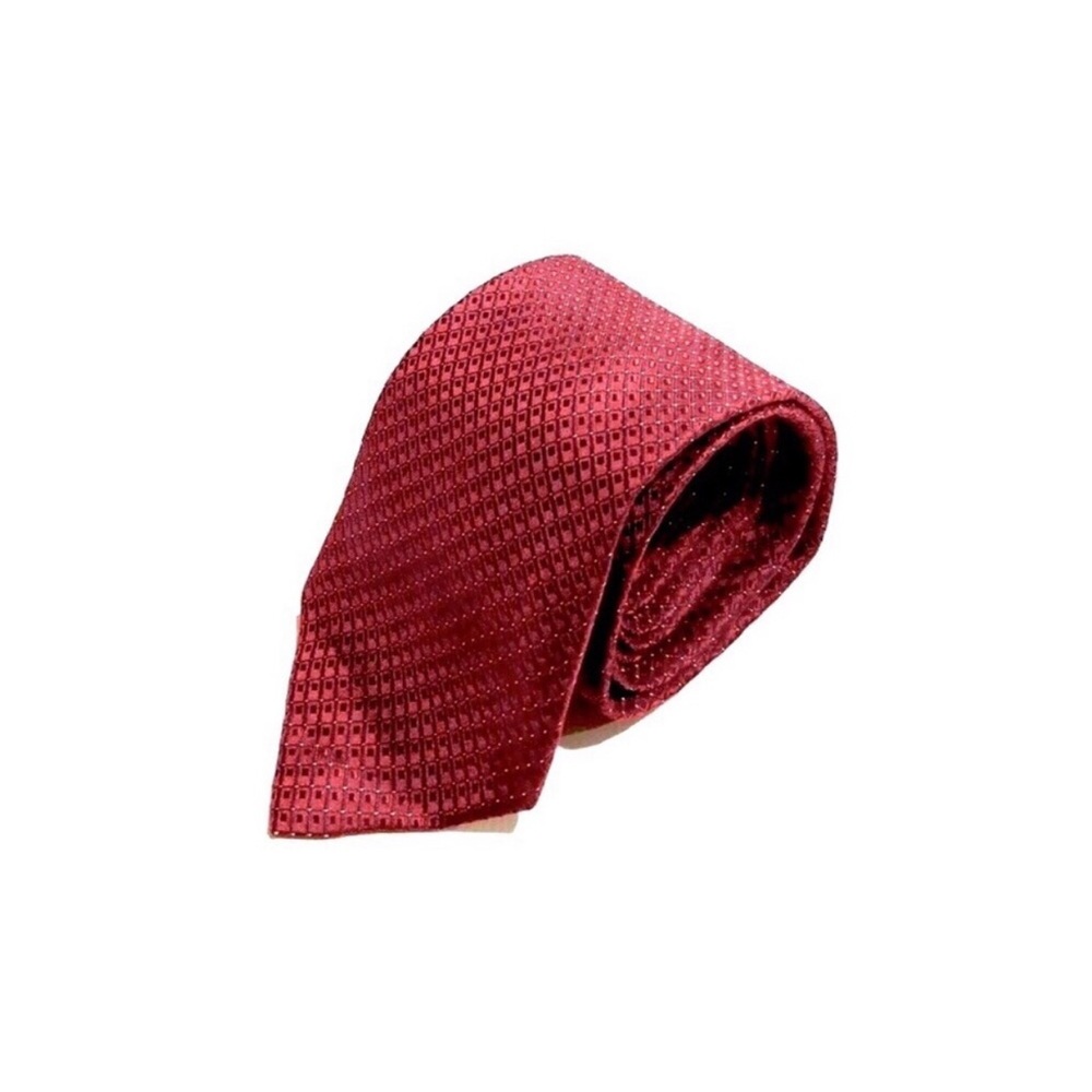 Kenneth Cole Reaction Red, Bordeaux tie.
100% Silk NWOT